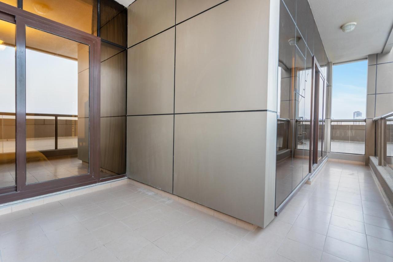 Live spacious 3BR apartment all En Suite&Balcony Dubái Exterior foto