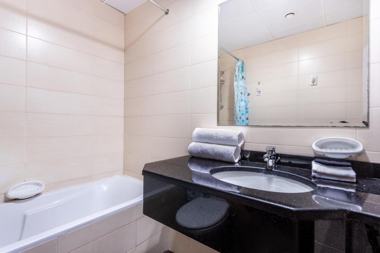 Live spacious 3BR apartment all En Suite&Balcony Dubái Exterior foto