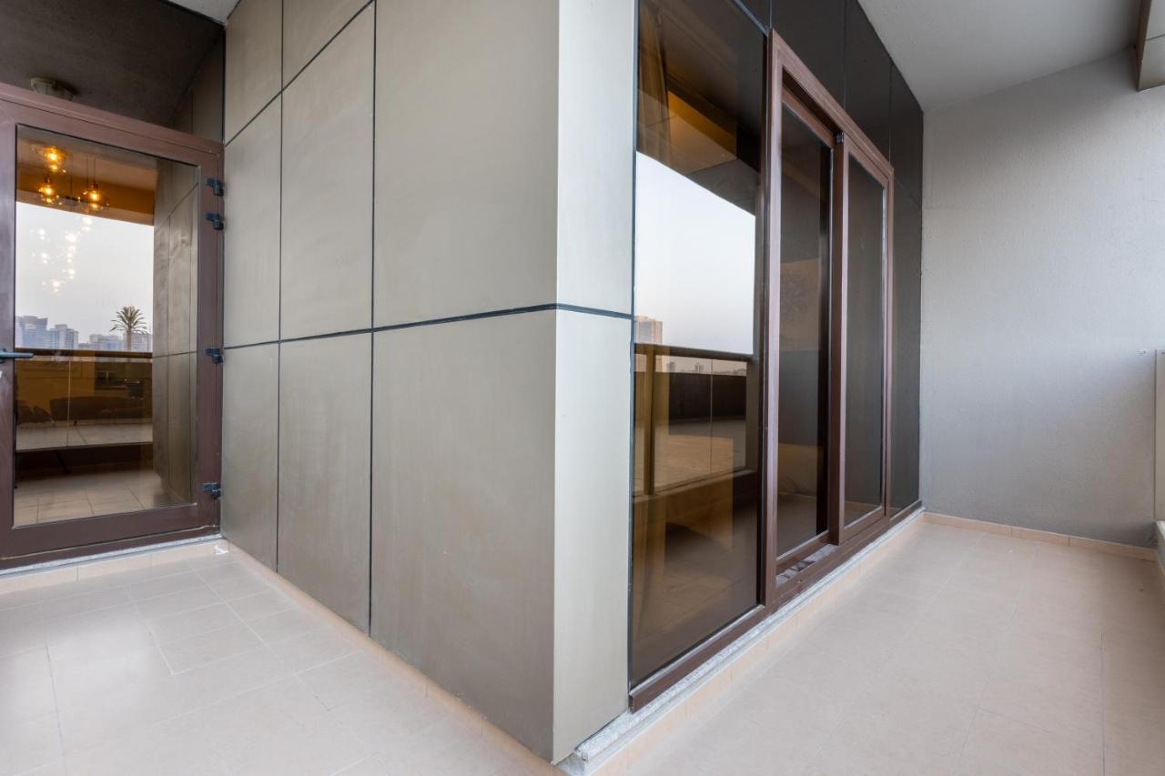 Live spacious 3BR apartment all En Suite&Balcony Dubái Exterior foto