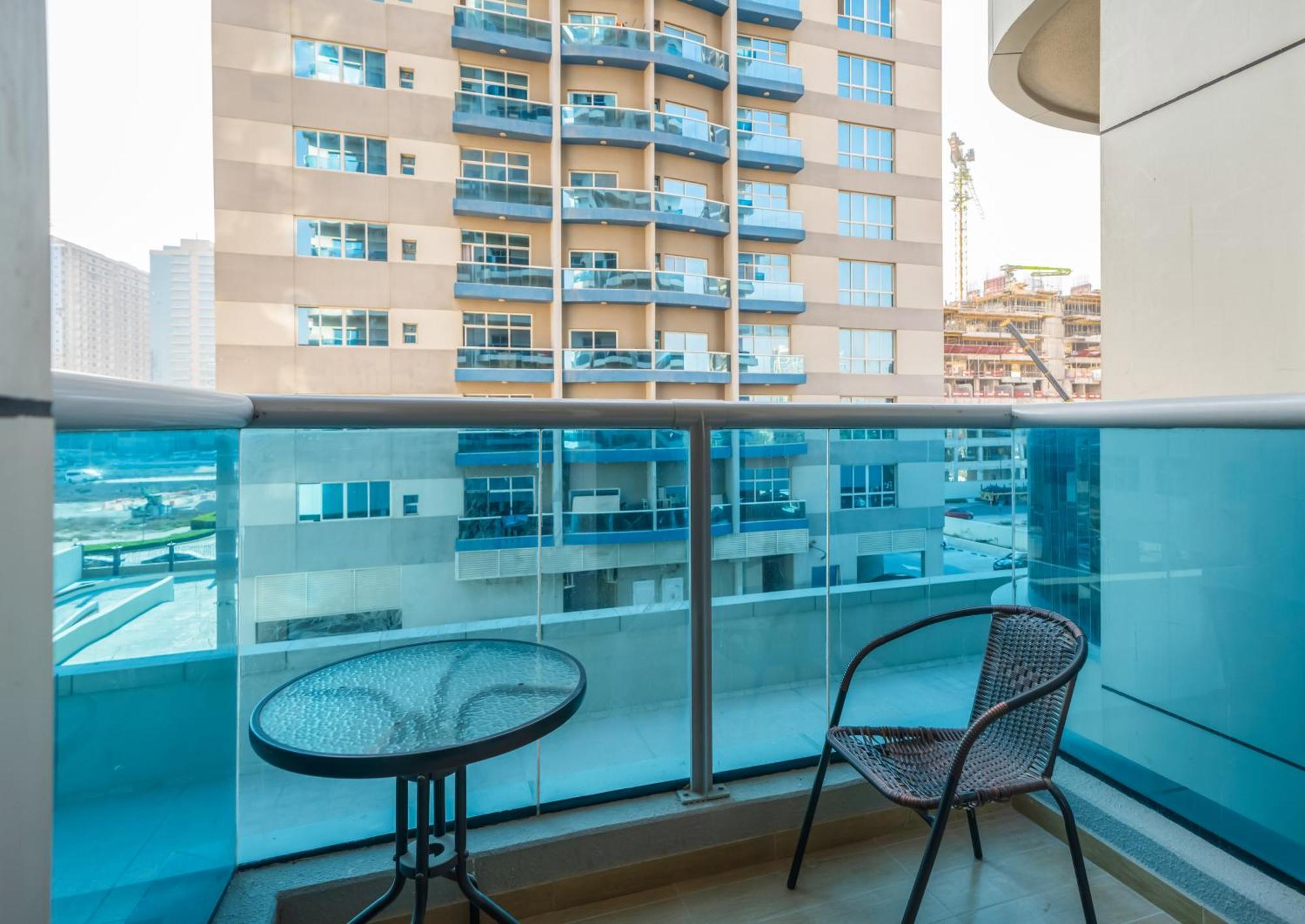 Live spacious 3BR apartment all En Suite&Balcony Dubái Exterior foto