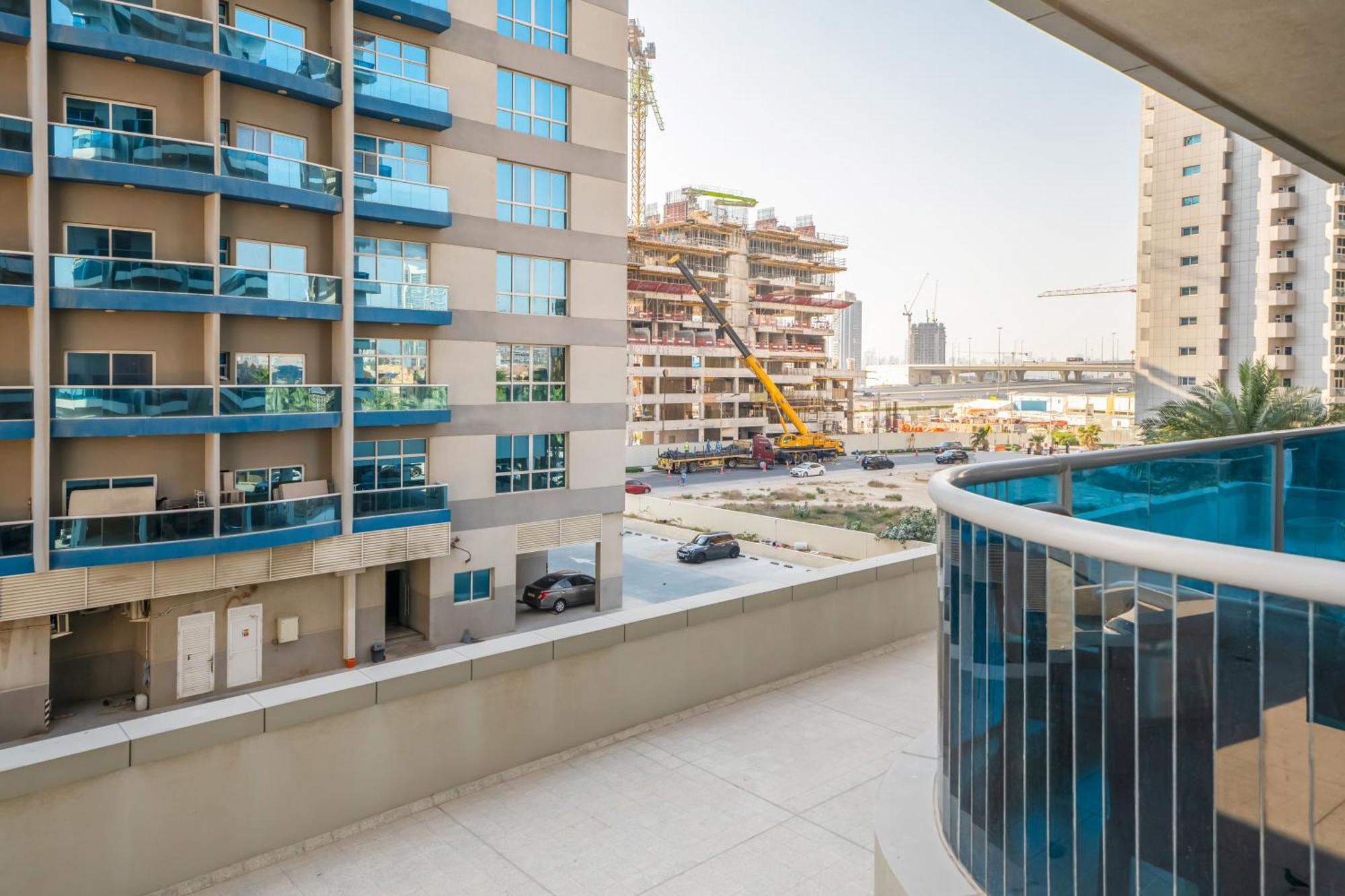 Live spacious 3BR apartment all En Suite&Balcony Dubái Exterior foto